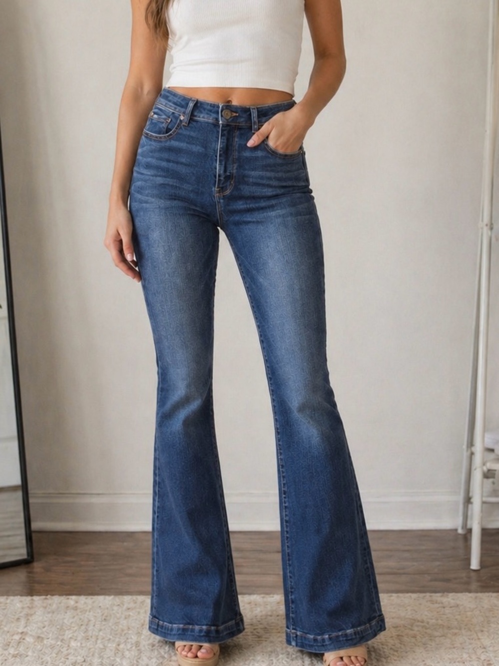 American Eagle Stretch Super High Rise Flared Jeans Size 8 Dark Wash